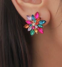 Load image into Gallery viewer, Flower Power Earrings
