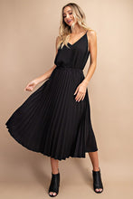 Load image into Gallery viewer, Pleated Midi Skirt in Black
