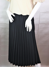 Load image into Gallery viewer, Pleated Midi Skirt in Black
