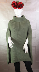 Poncho Sweater in Curvy