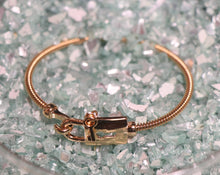 Load image into Gallery viewer, Thin Lock Carm Bracelet with Clasp
